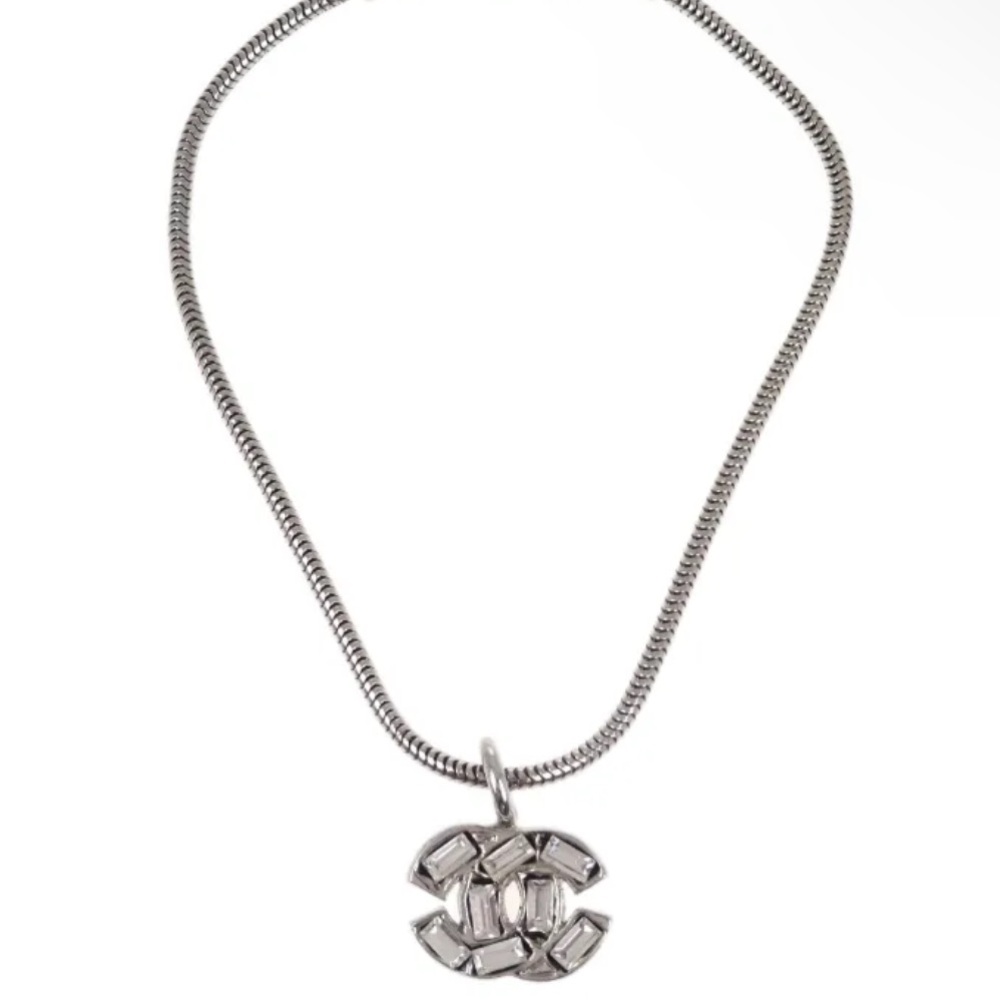 Chanel rhinestone-embellished CC pendant bracelet - Picture 3 of 7